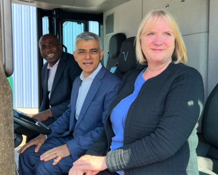 London Mayor inaugurates Vodafone Trucks' Hub to mark start of UK customer operations